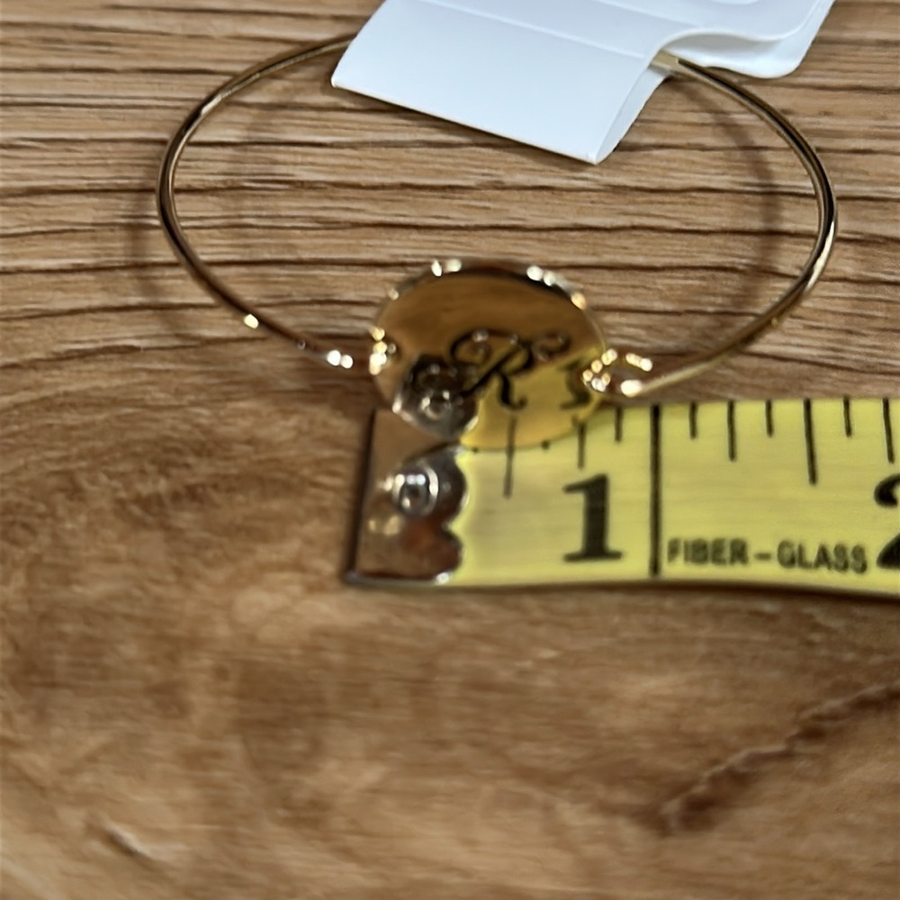 BANSRI Gold Initial ‘R’ Bracelet - Picture 7 of 9